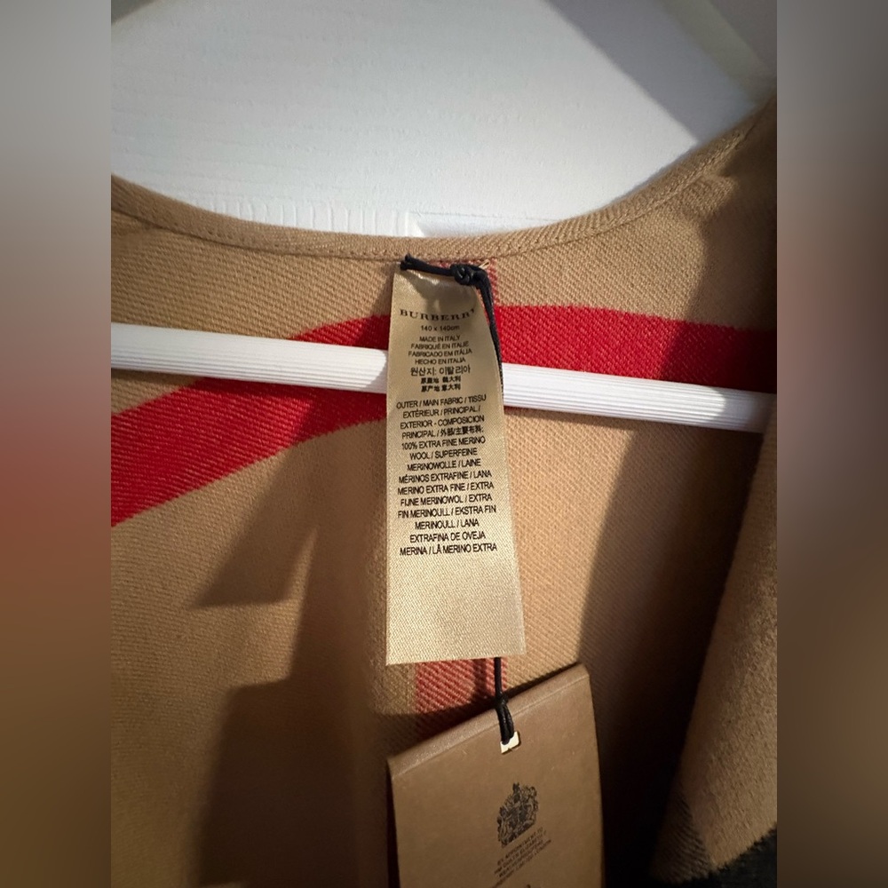 NWT Burberry Reversible Charlotte Cape - Picture 11 of 12